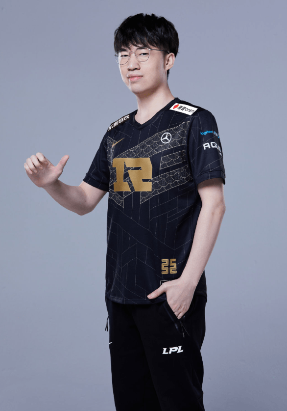  西亚卡姆回归赛场，势不可挡首场状态亮眼，RNG观众沸腾！